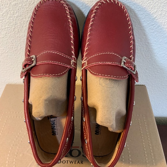 NEW! Minnetonka Moccasins Red Size 5 - Picture 5 of 10
